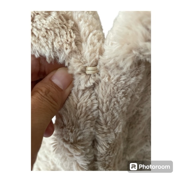 ⚡️ Solitaire Taupe Fuzzy Faux Fur Jacket Coat ~ Size S⚡️ - Picture 4 of 8